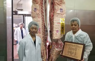 新生屋食品店の萩島と内藤さん